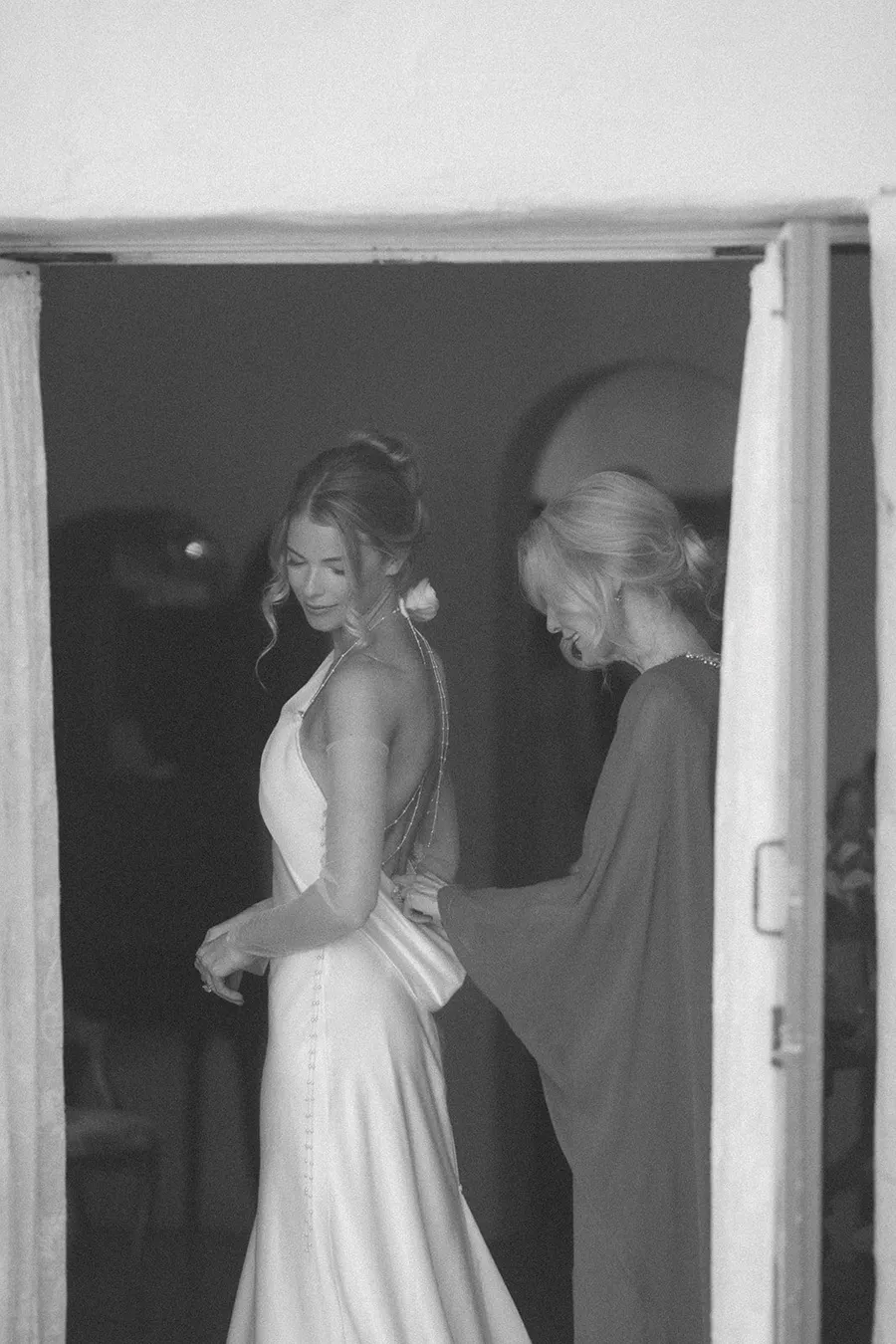 old hollywood hair and makeup look for this stunning san clemente bride.jpg
