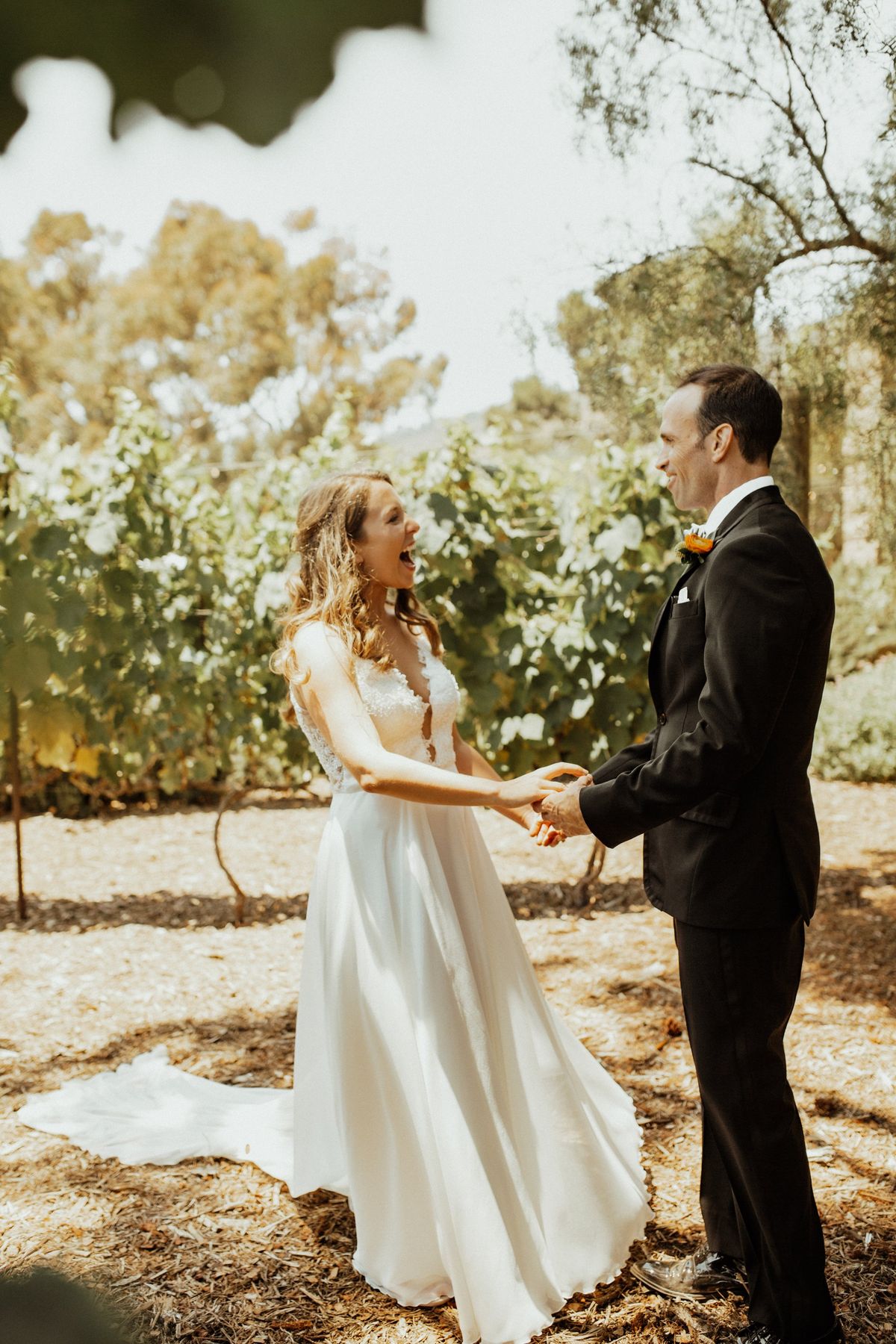 LA couple marry at gorgeous coastal venue, catalina view gardens