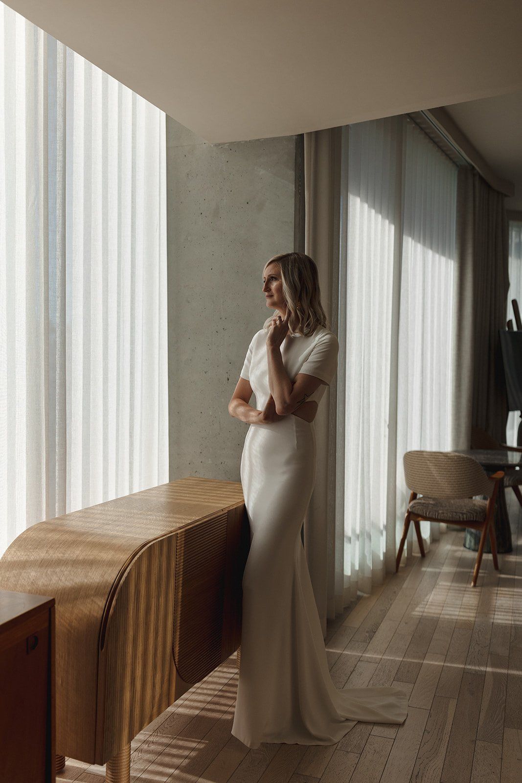 bride spends some alone time before her wedding ceremony in los angeles, california