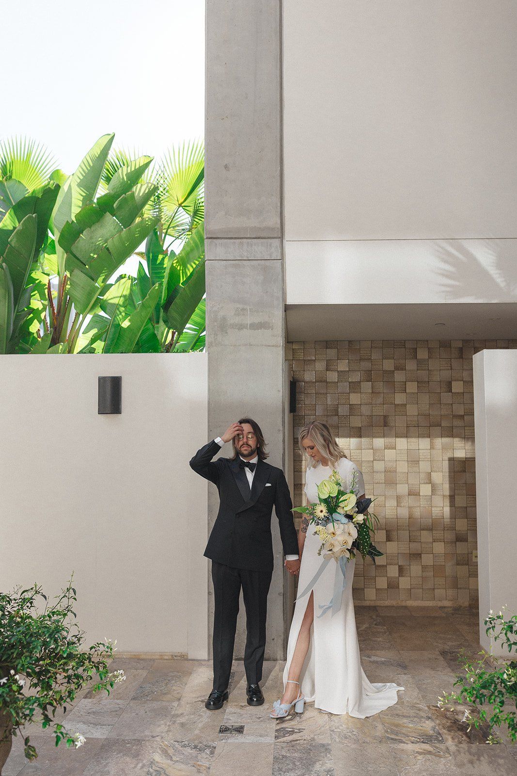 sheats-goldstein-residence-wedding-getting-ready-santa-monica-proper-hotel-wedding-photography-los-angeles-elopement-0700.jpg