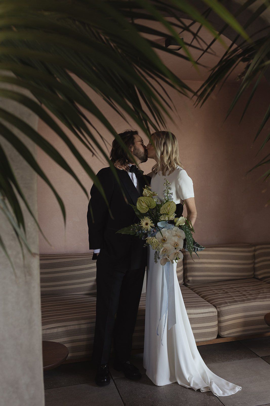 sheats-goldstein-residence-wedding-getting-ready-santa-monica-proper-hotel-wedding-photography-los-angeles-elopement-0783.jpg