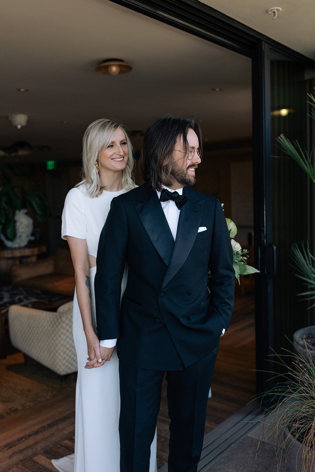 sheats-goldstein-residence-wedding-getting-ready-santa-monica-proper-hotel-wedding-photography-los-angeles-elopement-0961.jpg