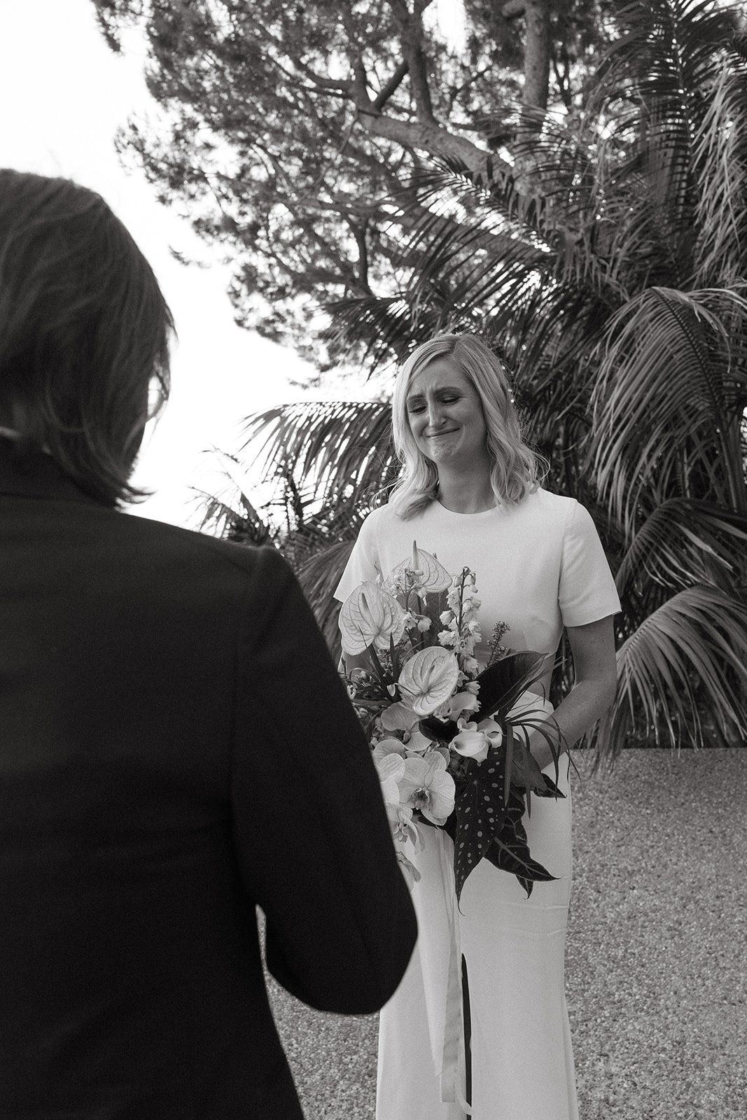 sheats-goldstein-residence-wedding-getting-ready-santa-monica-proper-hotel-wedding-photography-los-angeles-elopement-1197.jpg
