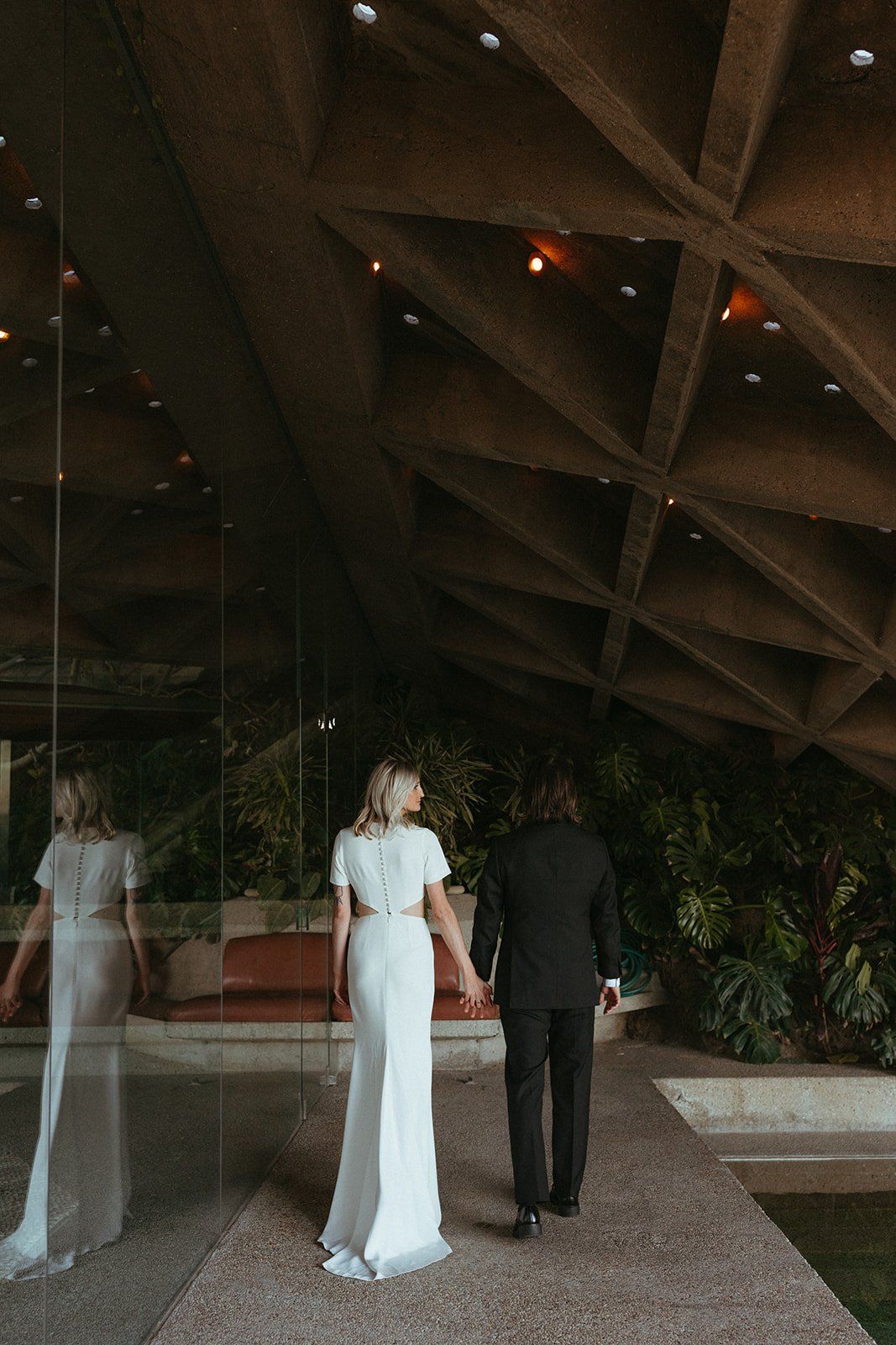 the Sheats–Goldstein Residence was a gorgeous wedding venue choice by this destination couple