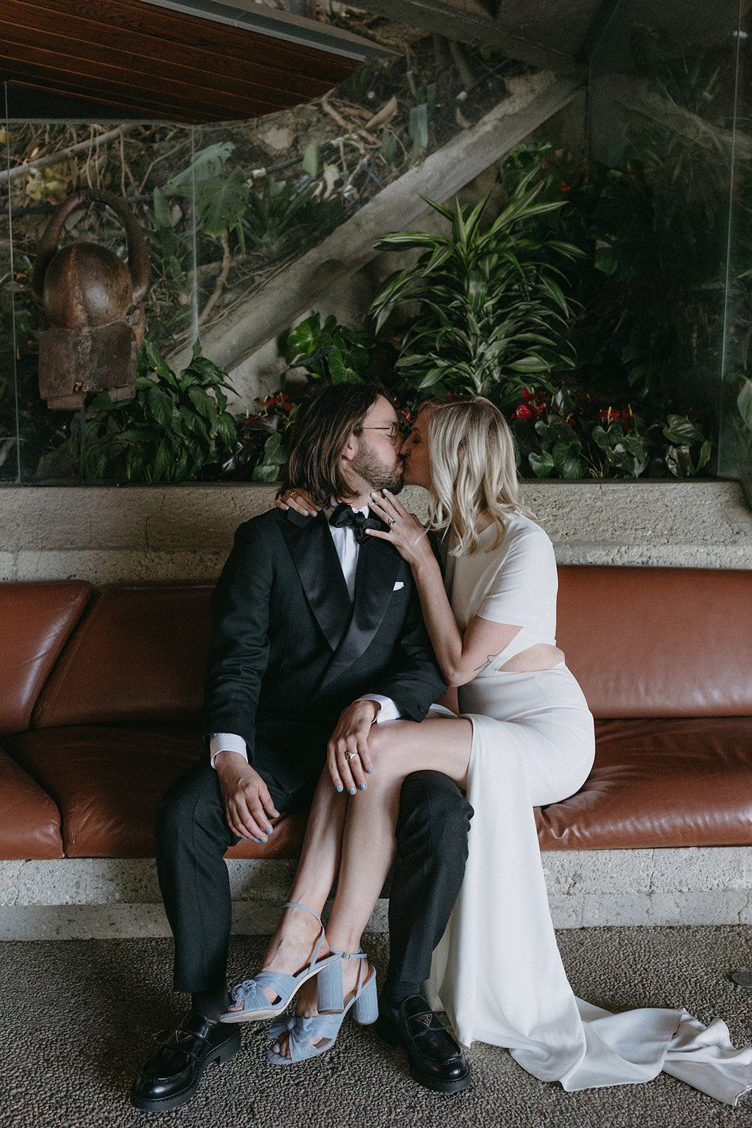 sheats-goldstein-residence-wedding-getting-ready-santa-monica-proper-hotel-wedding-photography-los-angeles-elopement-1625.jpg
