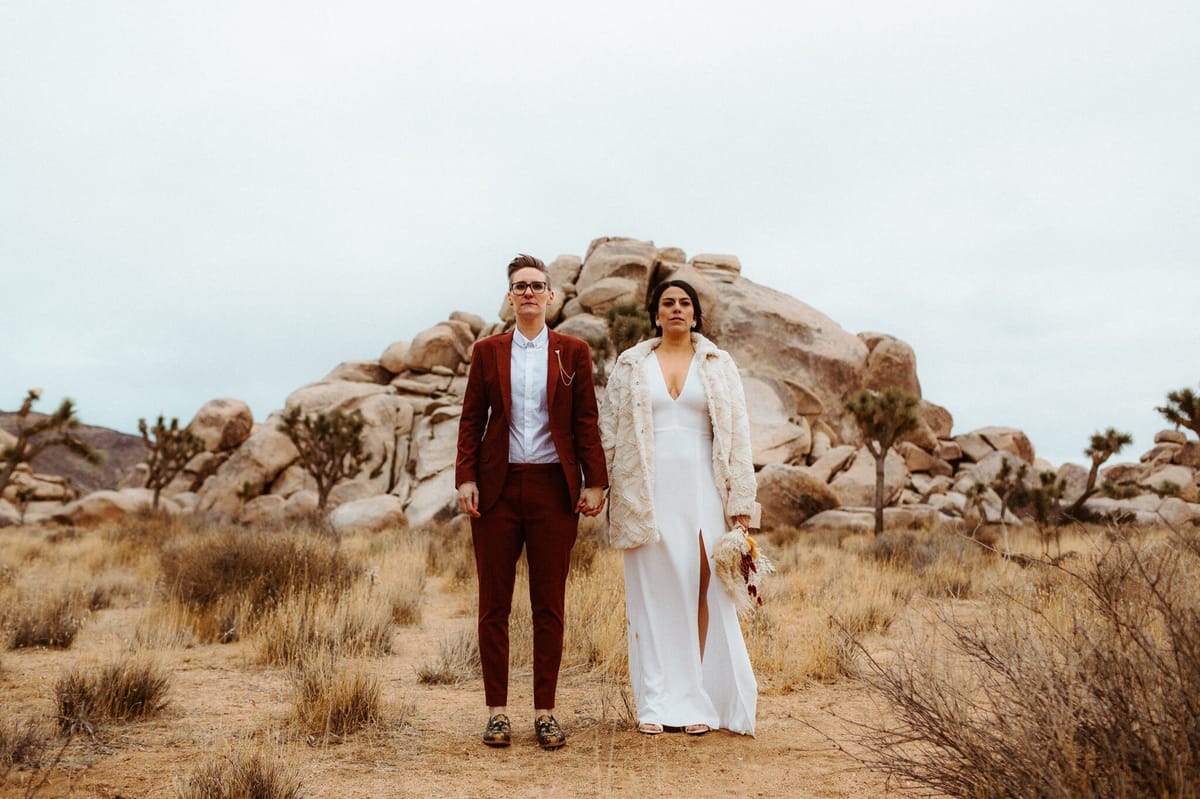 joshua tree elopement planned by LA couple