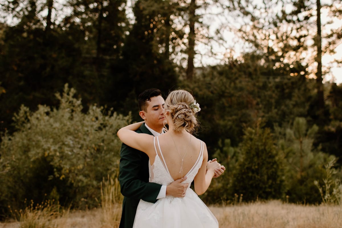 Hannah+Victor_Married_LakeArrowhead_MADISONRYLEE_285.jpg
