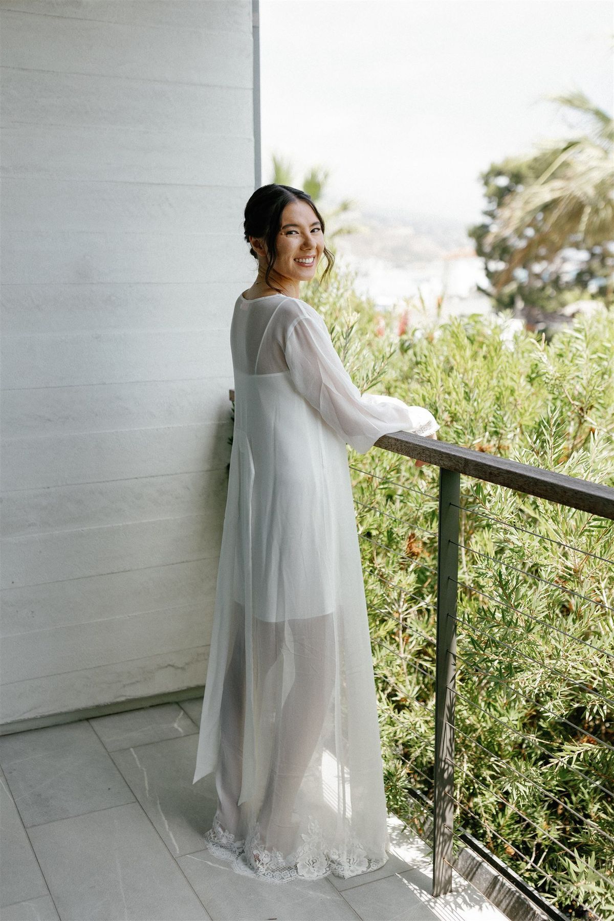 SarahJoseph-AdamsonHouseWedding-Surfrider-GettingReady-39.jpg