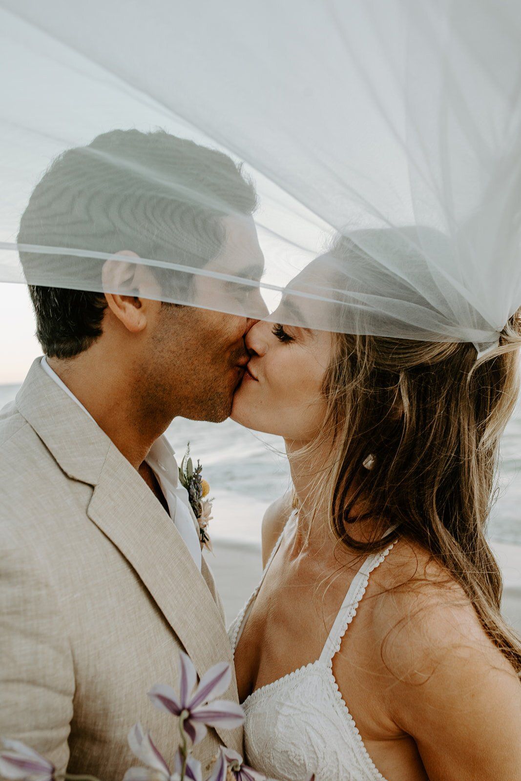 beautiful wedding veil bridal portraits