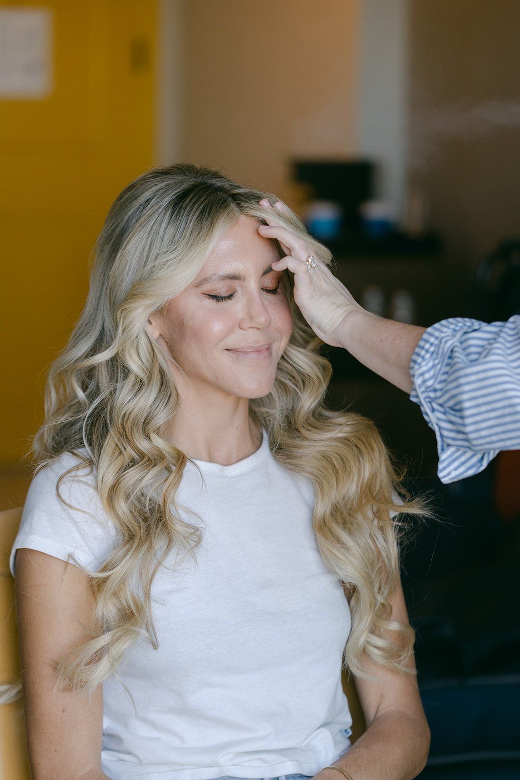 loose beach wave hairstyle for wedding day