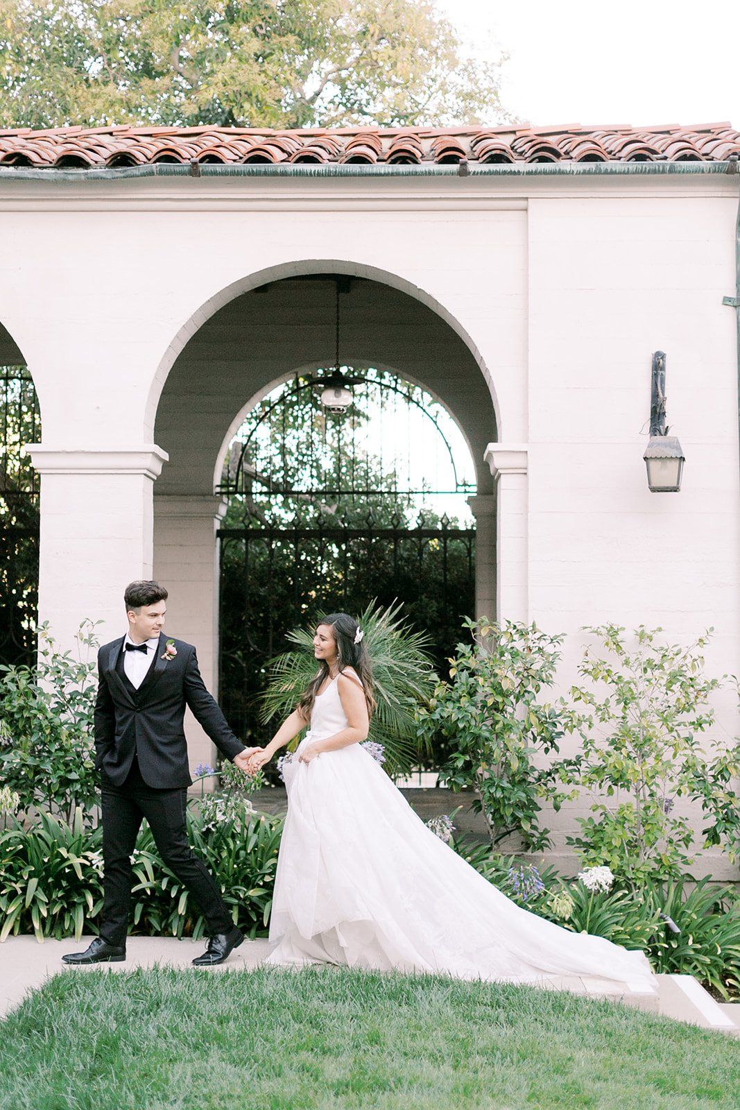 Bride and groom at the ebell of los angeles