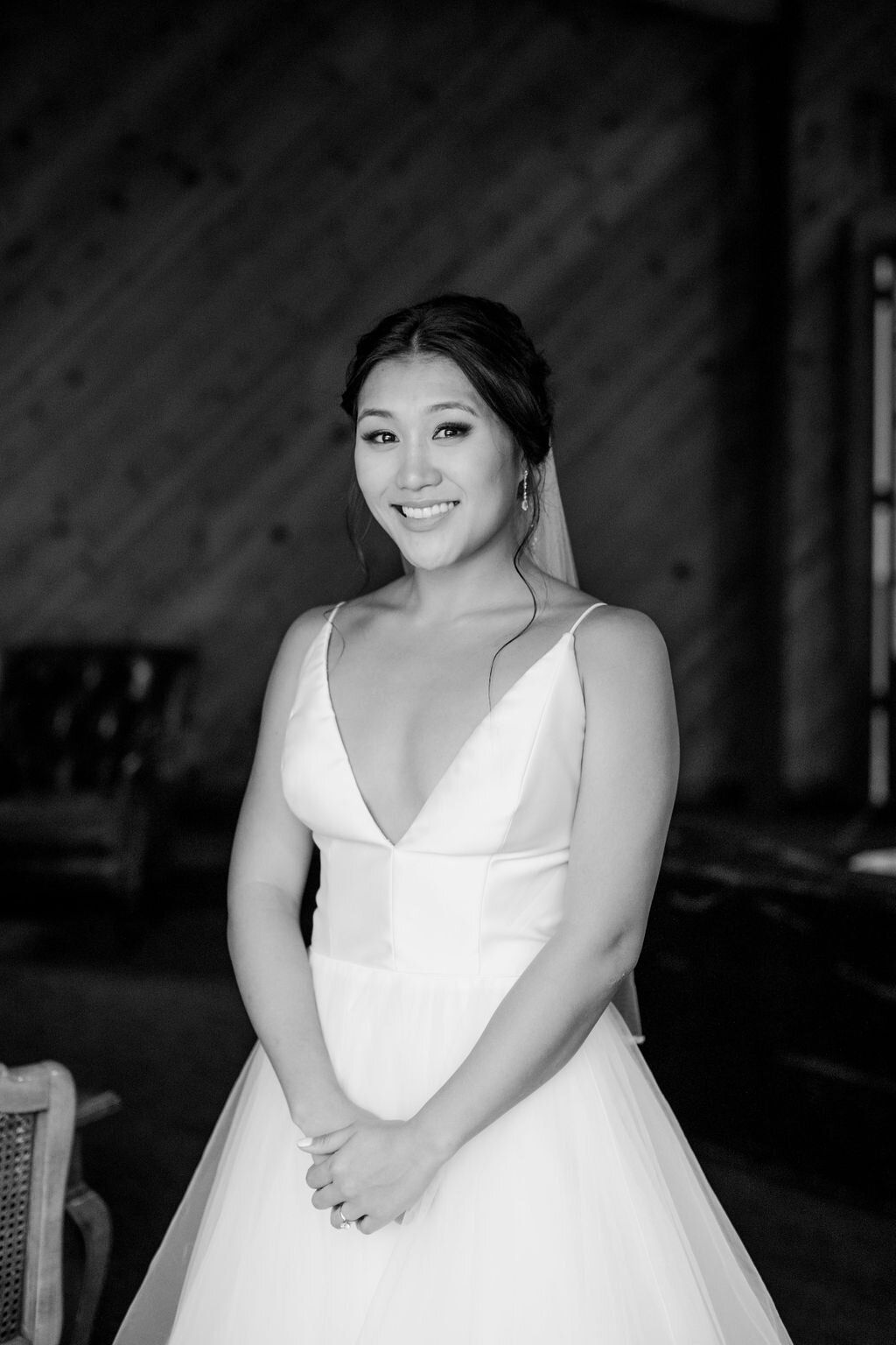 chic and classic bride on her malibu wedding day