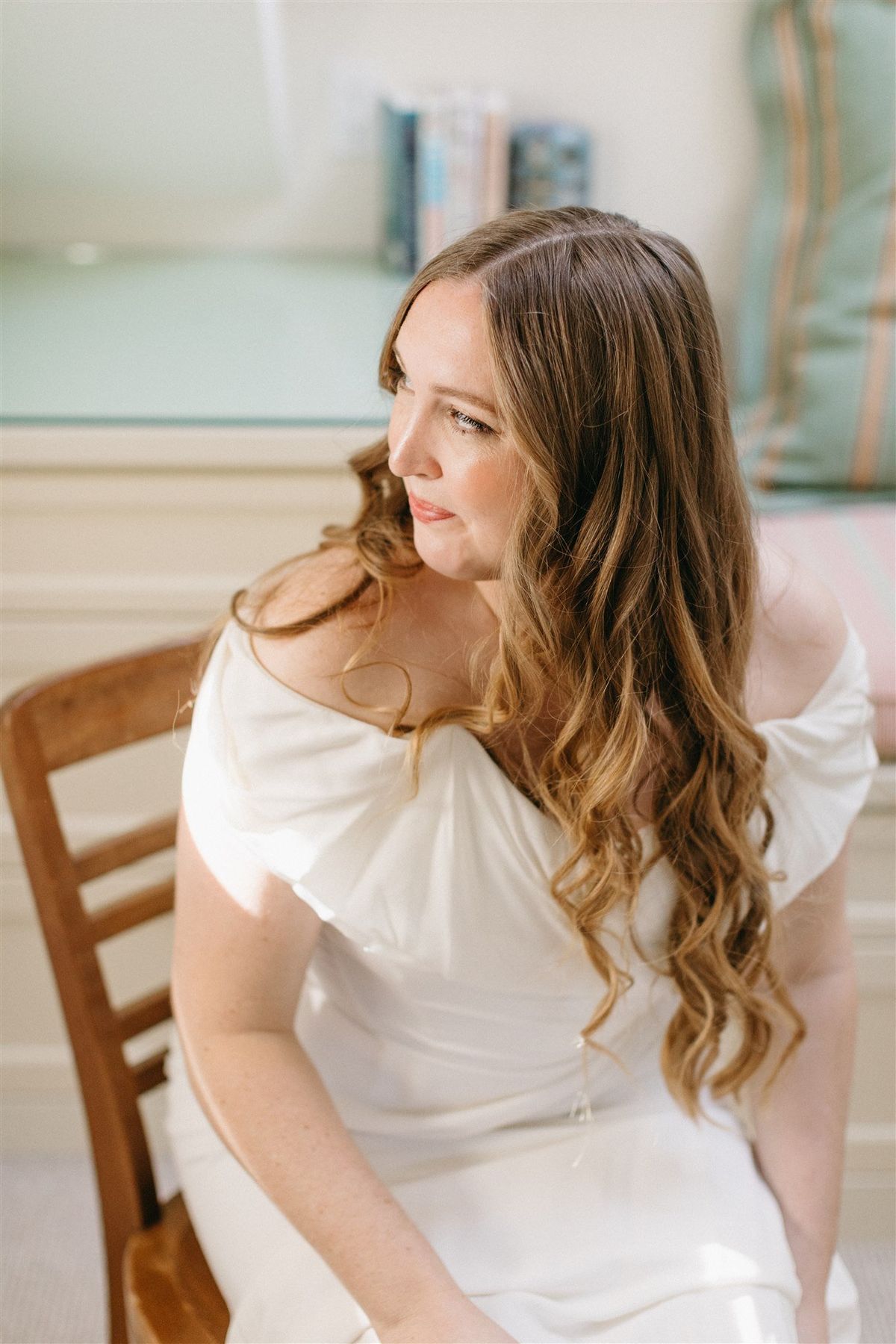 natural airbrush makeup and hair down with loose waves was the perfect style to accompany this bride's chic, garden party style backyard wedding