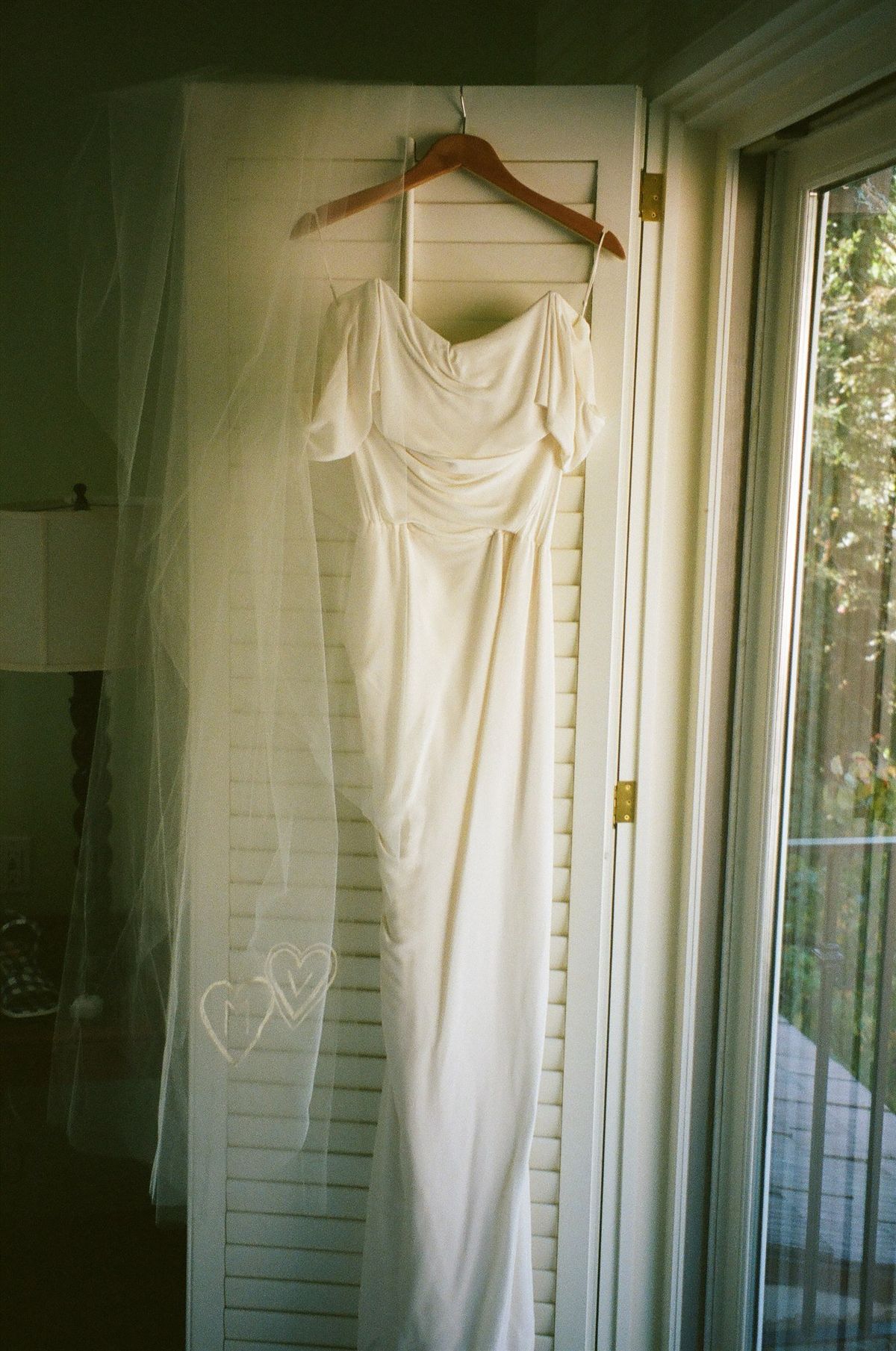 Gibson-Getting Ready-2.jpg