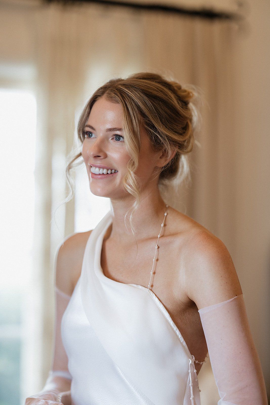 airbrush foundation is one of the best additions to your bridal makeup look if you value having a great-skin complexion look